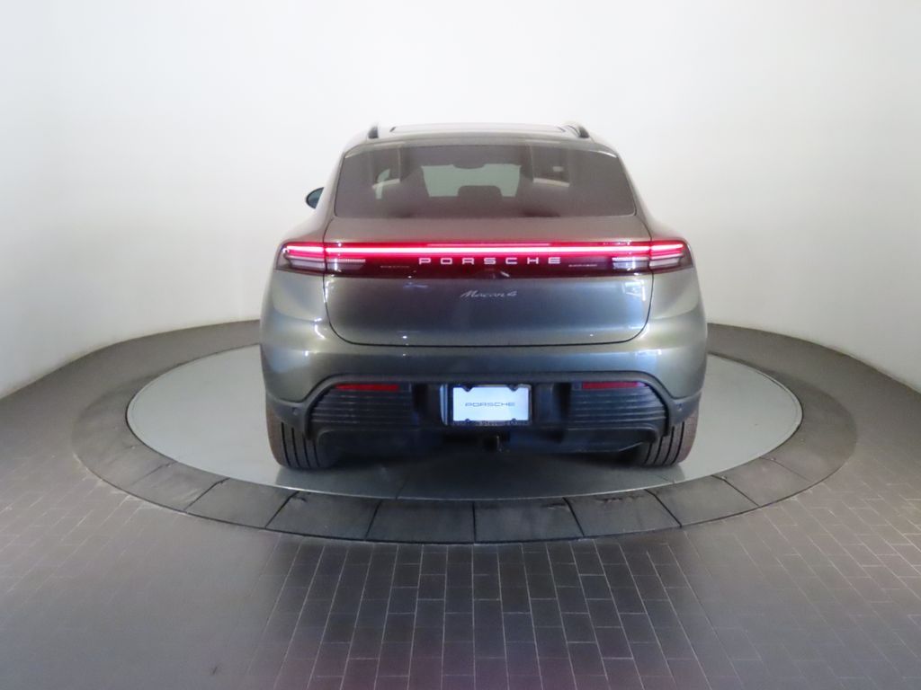 Thumbnail: 2026 Porsche Macan - 6
