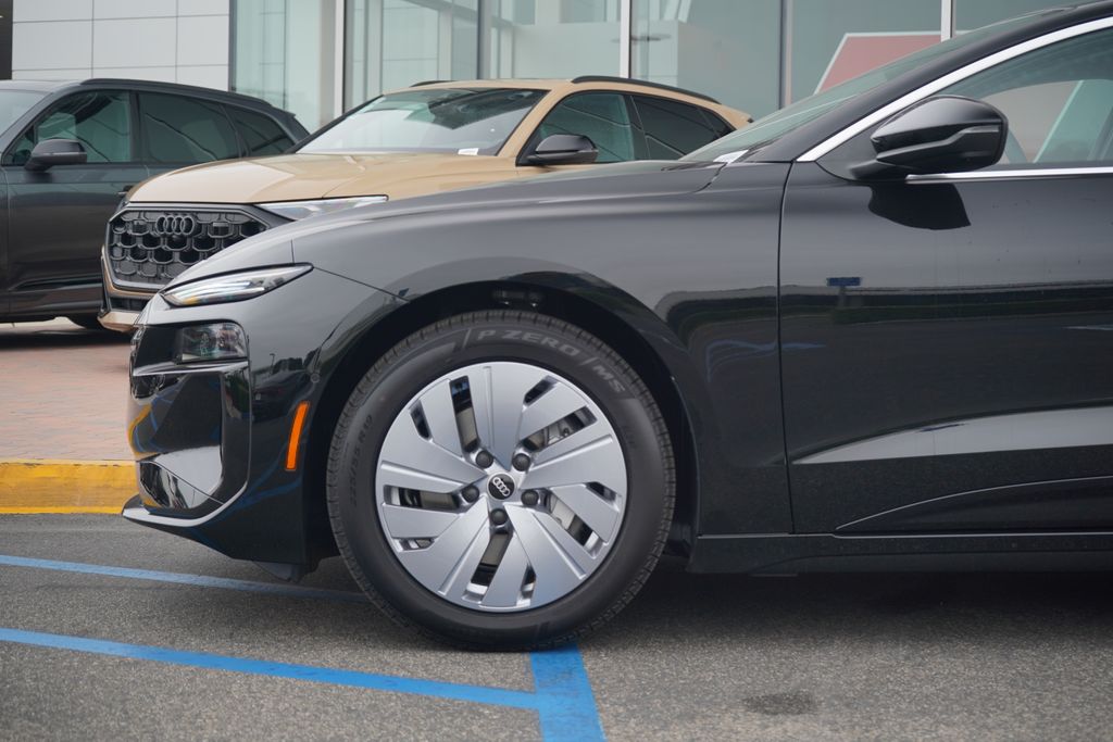 Thumbnail: 2025 Audi e-tron S - 2