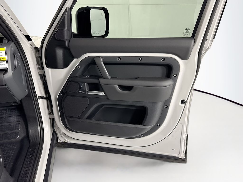 Thumbnail: 2026 Land Rover Defender - 25