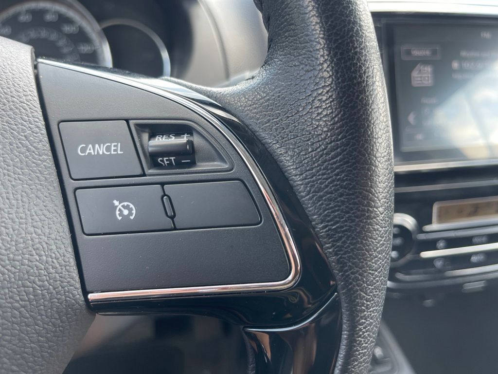 Used 2022 Black Mitsubishi SE image 16