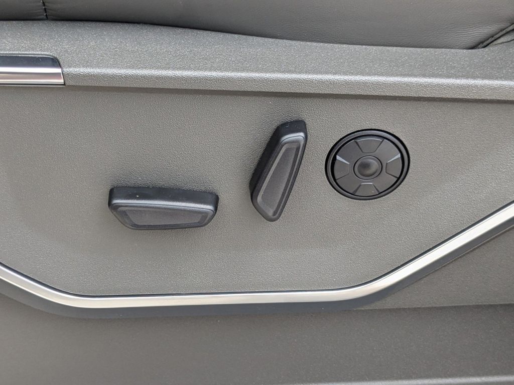 2025 Ford F-250 Super Duty Platinum
