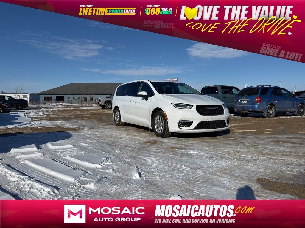 Used 2023 Chrysler Pacifica Touring L Vans