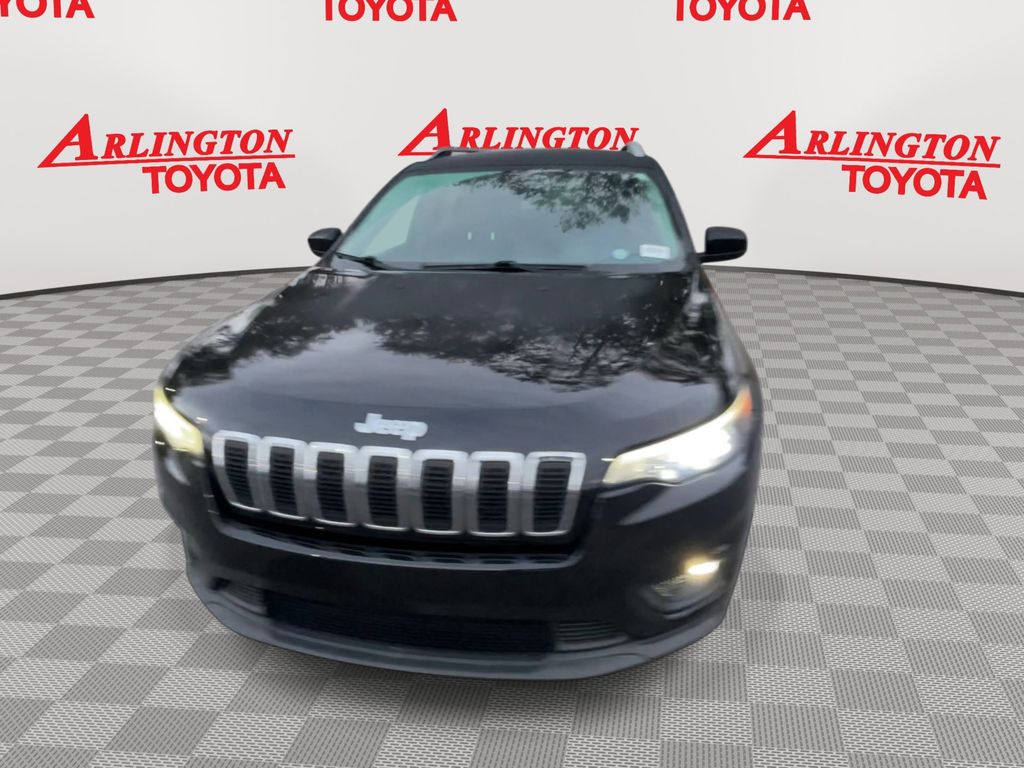 View vehicle photo 4