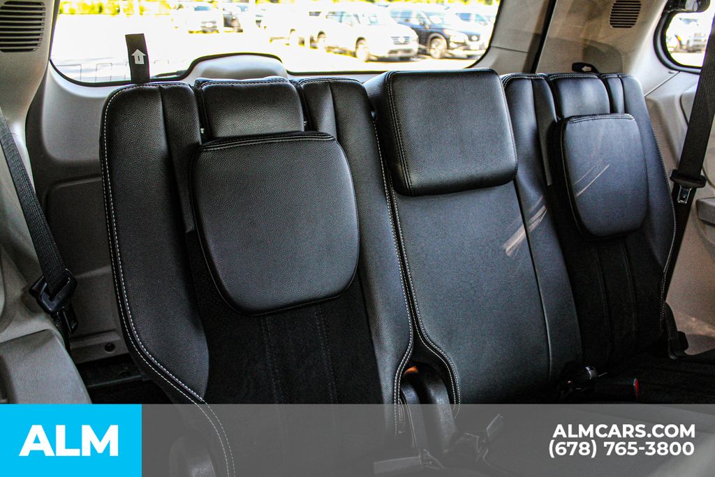Used 2017 Silver Dodge SXT image 17