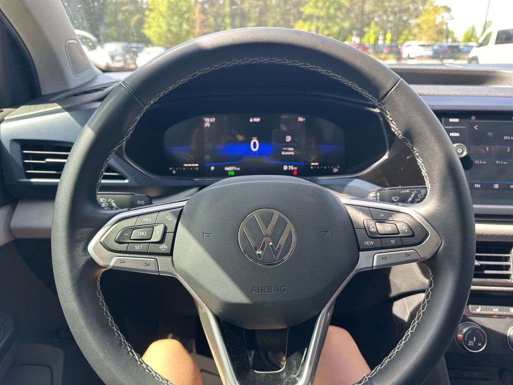 2022 Deep Black Pearl Volkswagen Taos 1.5T SE FWD SUV
