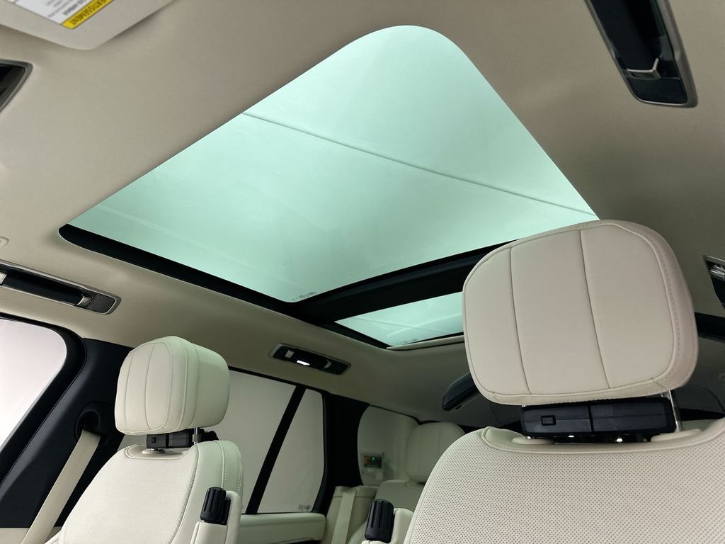 Thumbnail: 2026 Land Rover Range Rover - 11