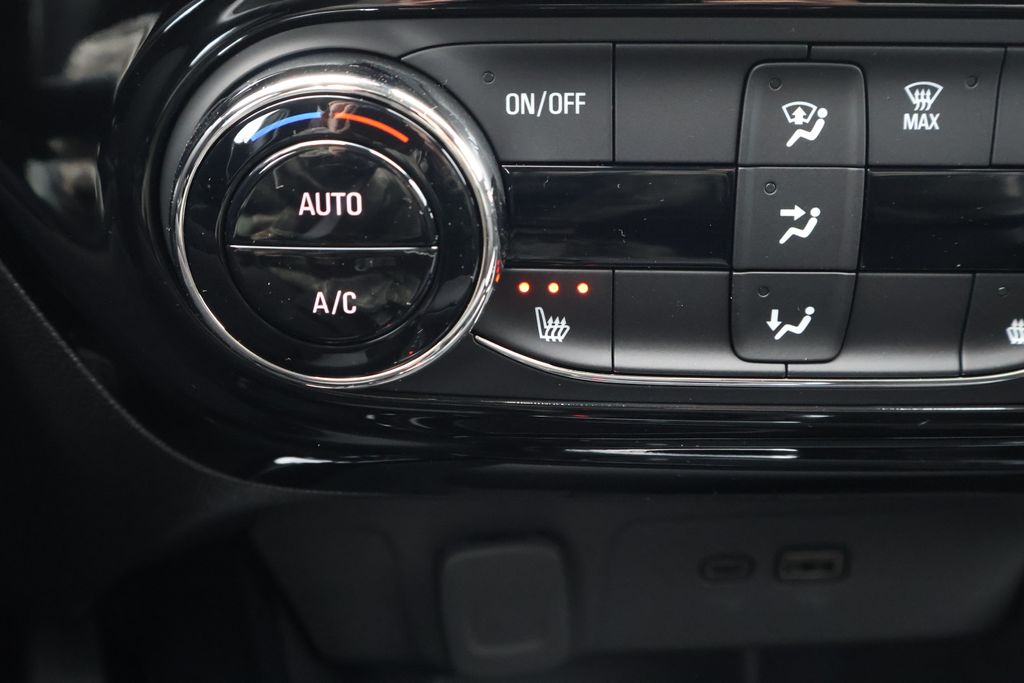 2025 Chevrolet Trax LT 26