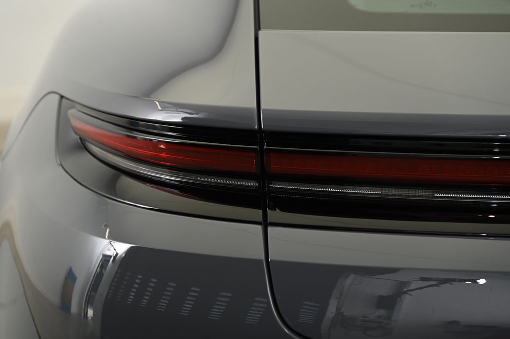 Thumbnail: 2025 Porsche Panamera - 14