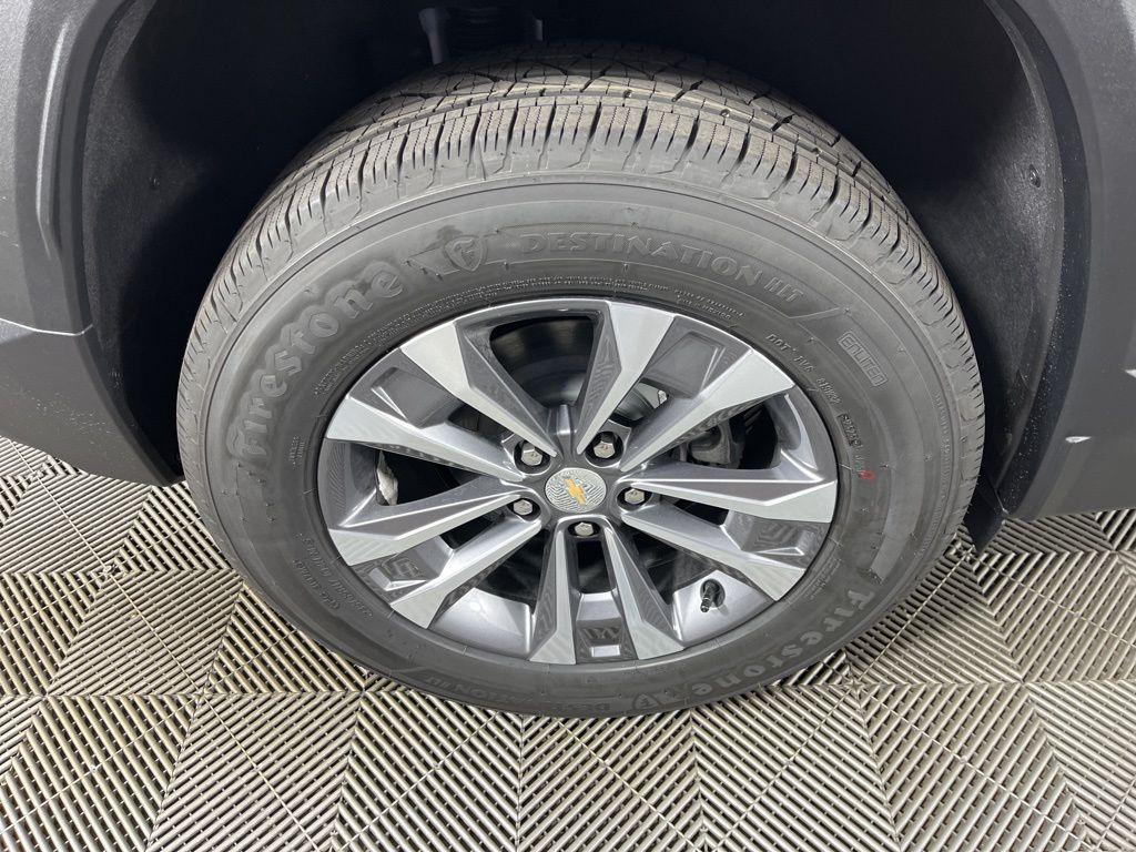 Thumbnail: 2026 Chevrolet Equinox - 16