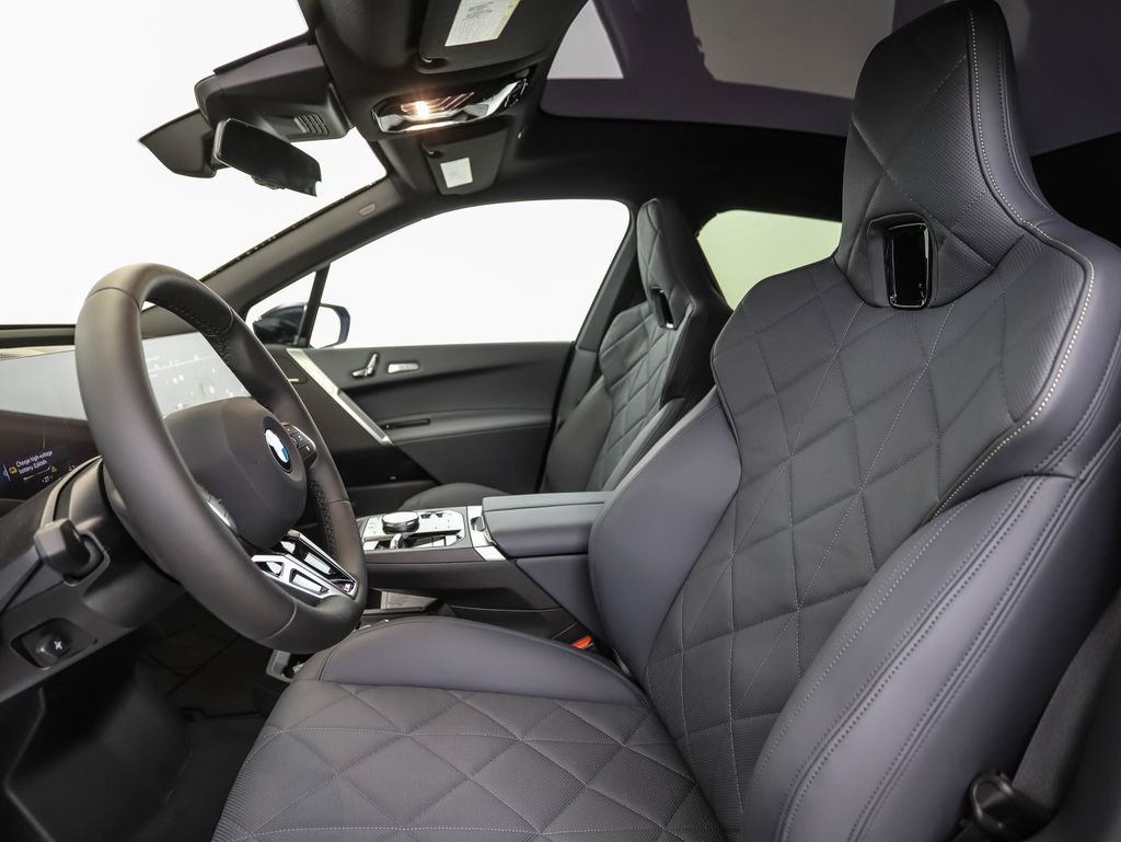 Thumbnail: 2026 BMW iX - 11