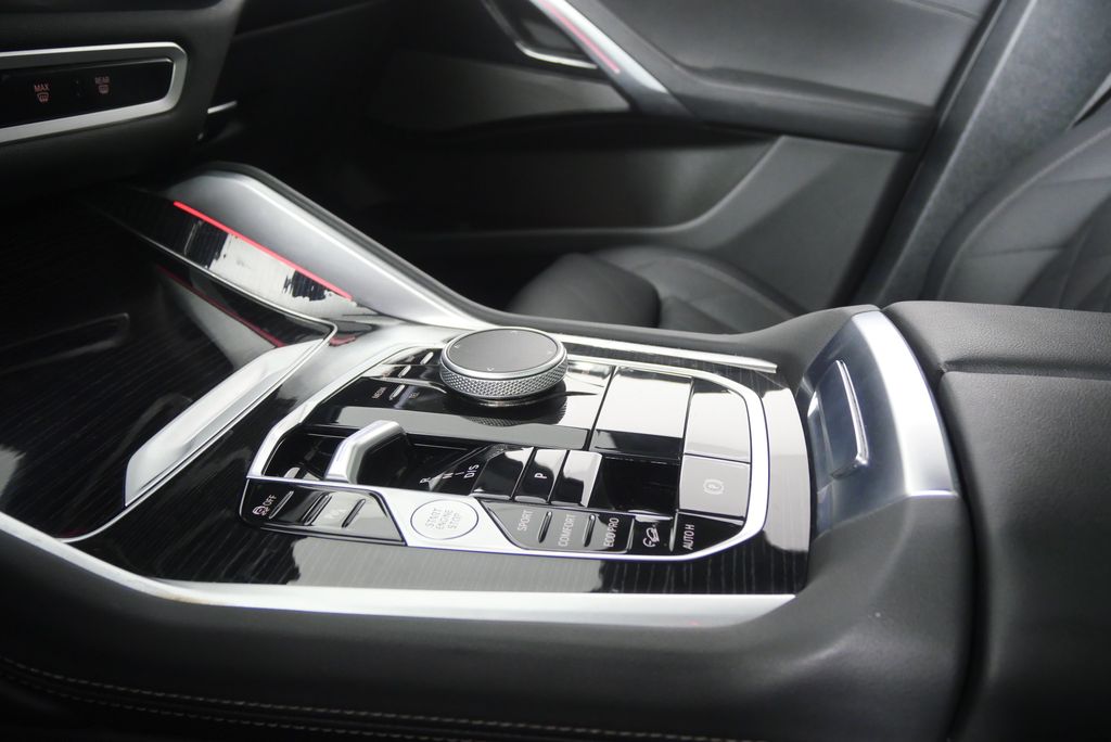 Thumbnail: 2025 BMW X6 - 24