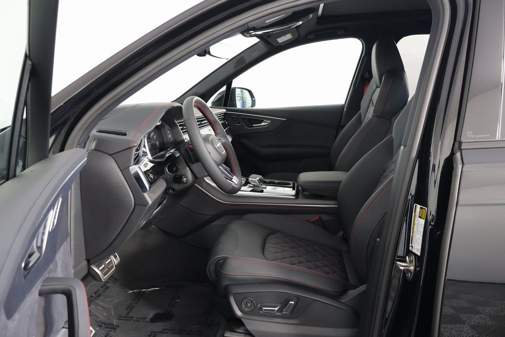 Thumbnail: 2026 Audi Q7 - 5