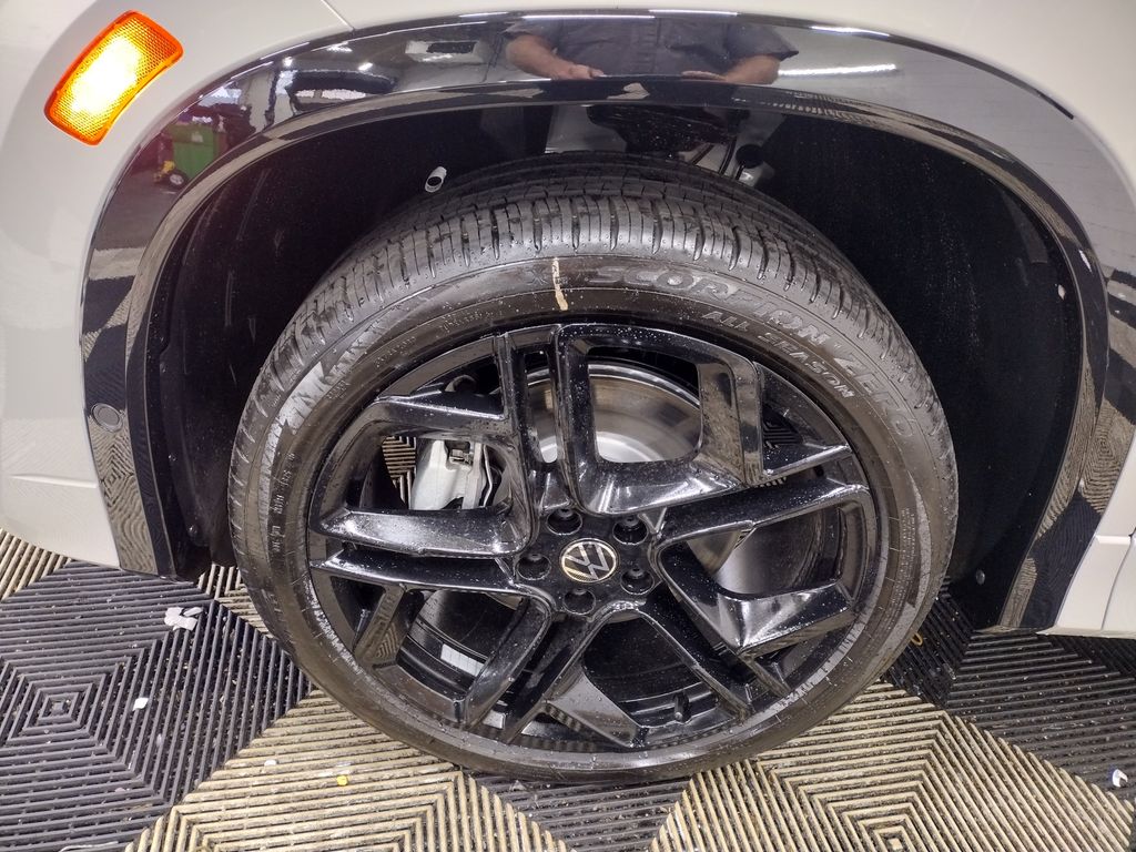 2025 Volkswagen Tiguan 2.0T SE R-Line Black