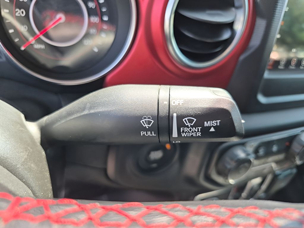 Used 2021 Silver Jeep Rubicon image 34