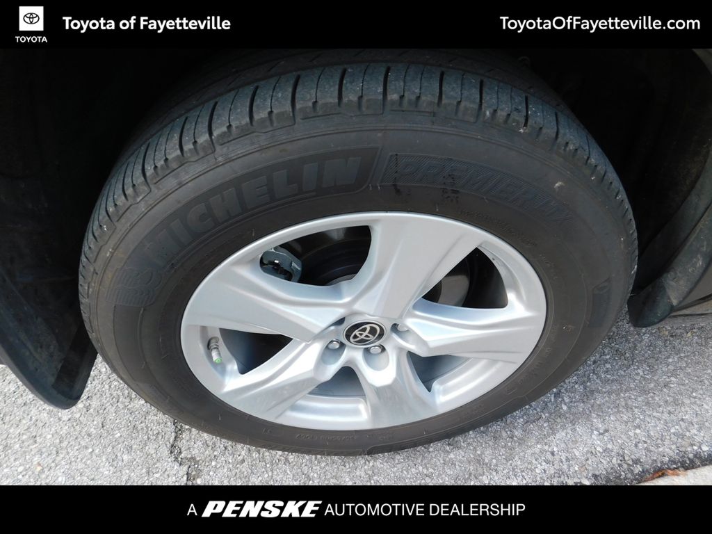 Thumbnail: 2022 Toyota Highlander - 8