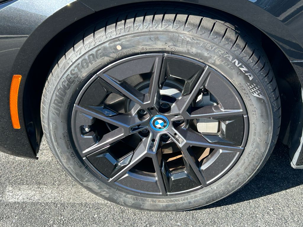 Thumbnail: 2024 BMW i4 - 9