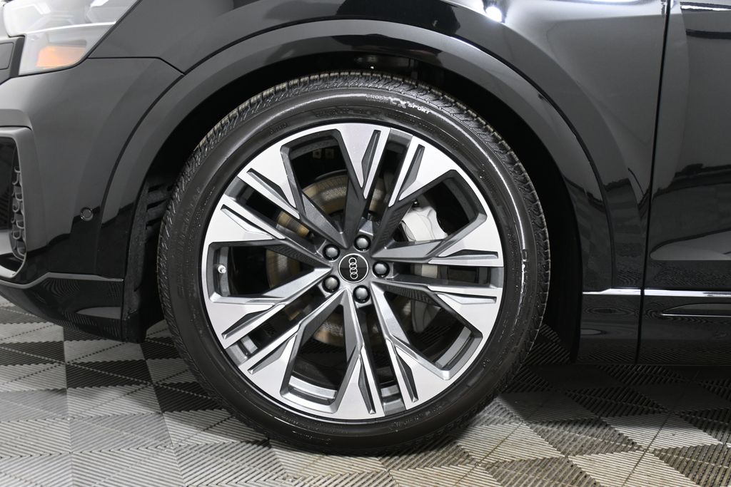 Thumbnail: 2026 Audi Q8 - 11