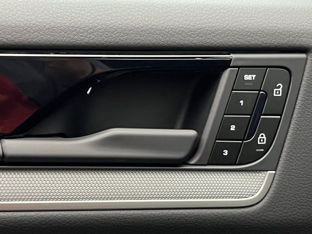 Thumbnail: 2026 Porsche Cayenne - 21