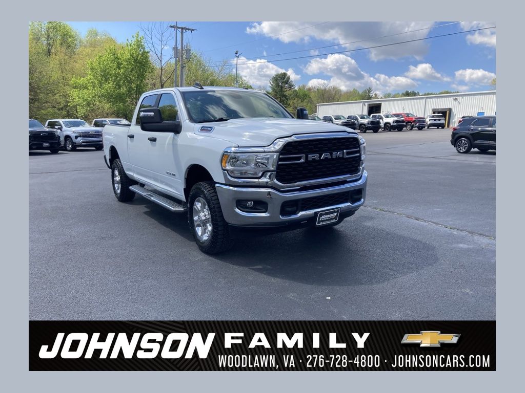 Bright White Clearcoat 2024 RAM 2500 Big Horn Crew Cab 4WD Pickup Truck Four-Wheel Drive 8-Speed Automatic
