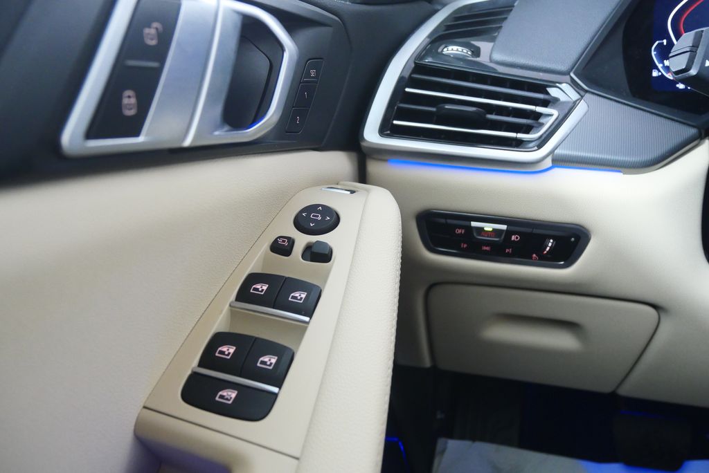 Thumbnail: 2022 BMW X5 - 21