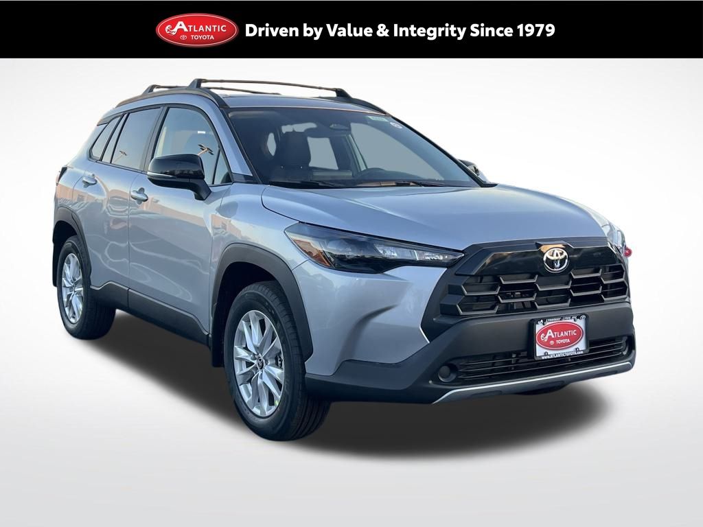 2026 Toyota Corolla Cross LE's photo