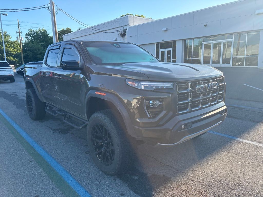2024 GMC Canyon — photo 1