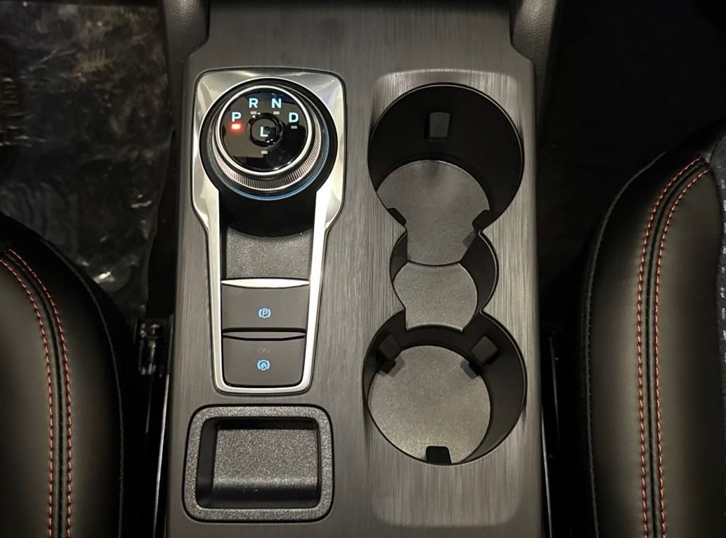 2025 Ford Escape ST-Line photo 8