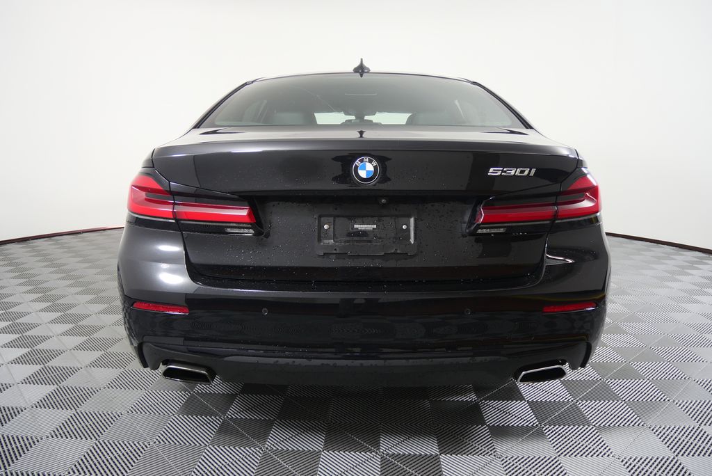 Thumbnail: 2021 BMW 5 Series - 4