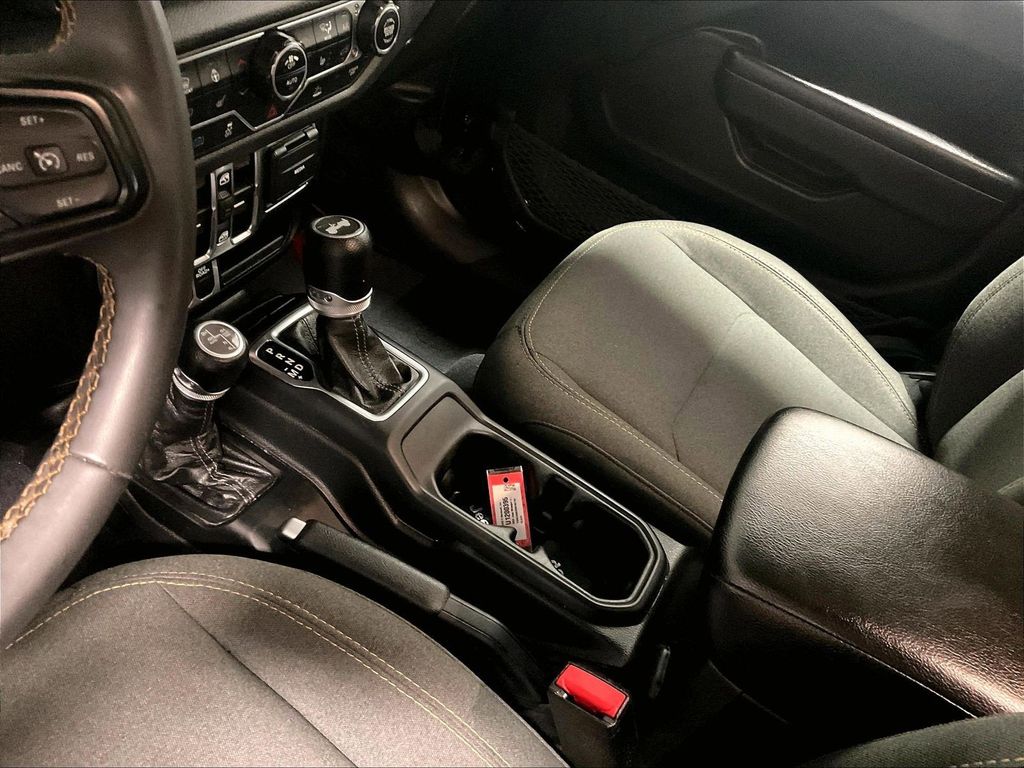 2024 Jeep Wrangler — photo 20