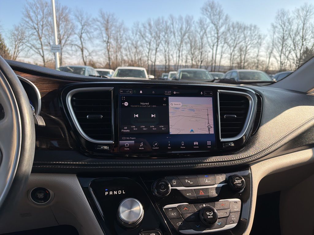 Thumbnail: 2021 Chrysler Pacifica - 15