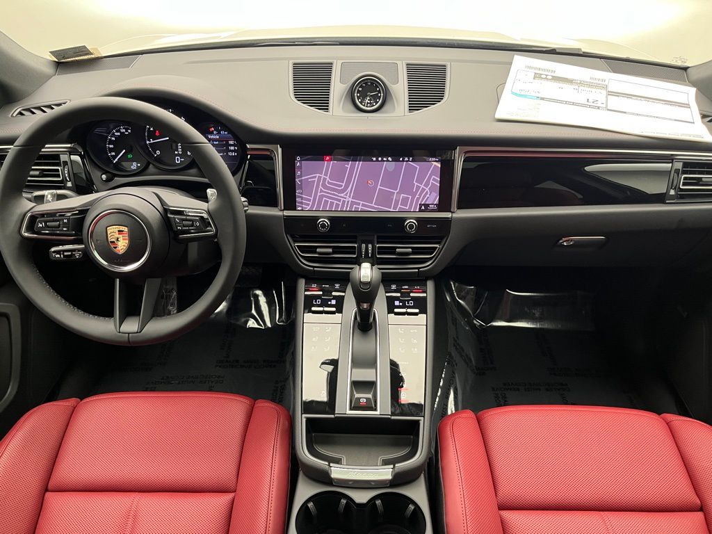 Thumbnail: 2025 Porsche Macan - 23