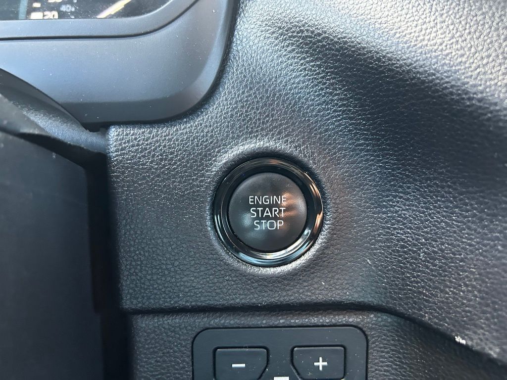 Thumbnail: 2025 Toyota Tundra - 21