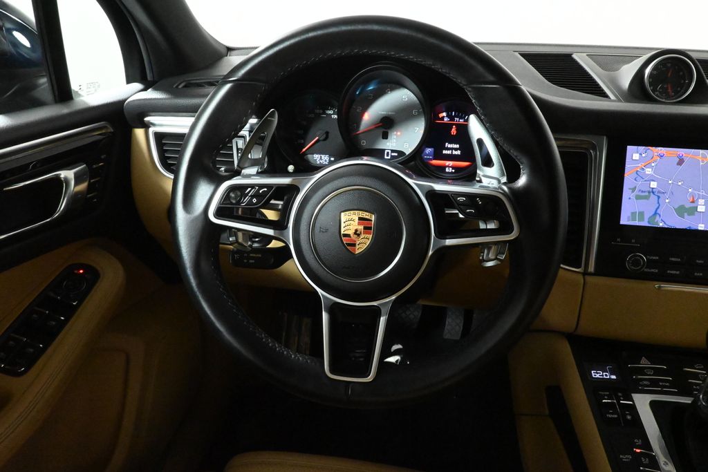 Thumbnail: 2018 Porsche Macan - 17