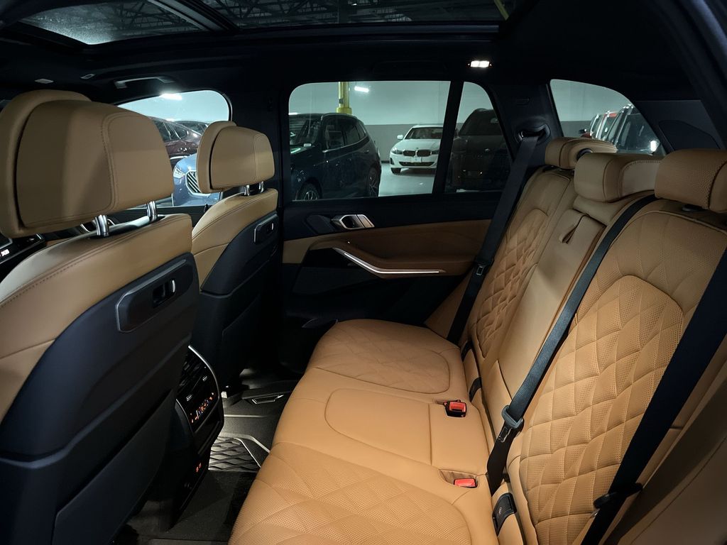 Thumbnail: 2026 BMW X5 - 23