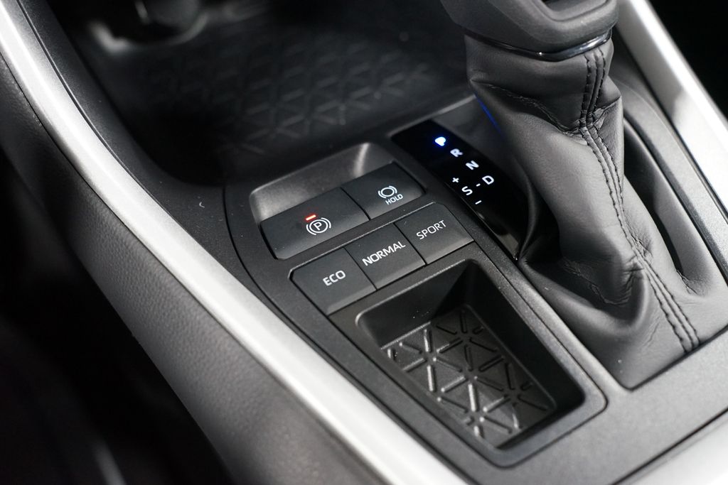 Thumbnail: 2025 Toyota RAV4 - 22