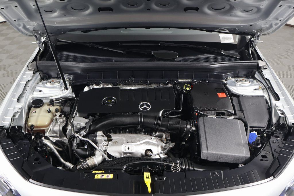 Thumbnail: 2021 Mercedes-Benz GLB - 15
