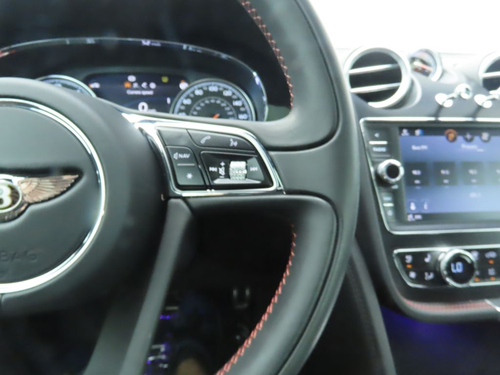 Thumbnail: 2019 Bentley Bentayga - 12