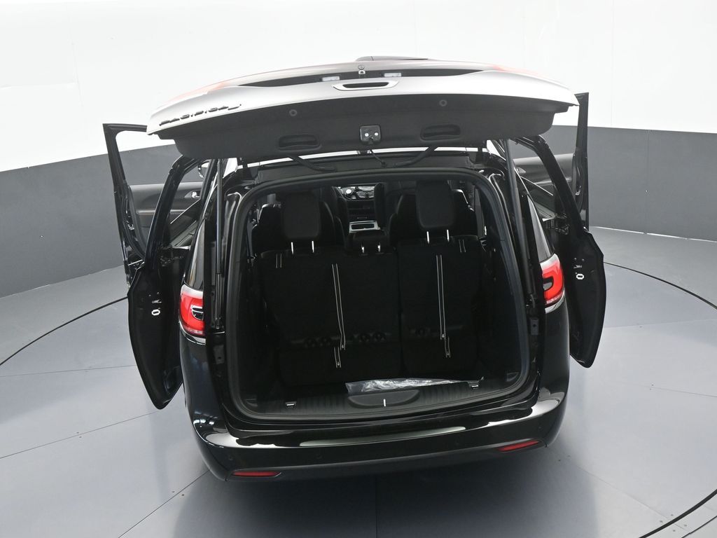 New 2026 Diamond Black Crystal Pearlcoat Chrysler Select image 67