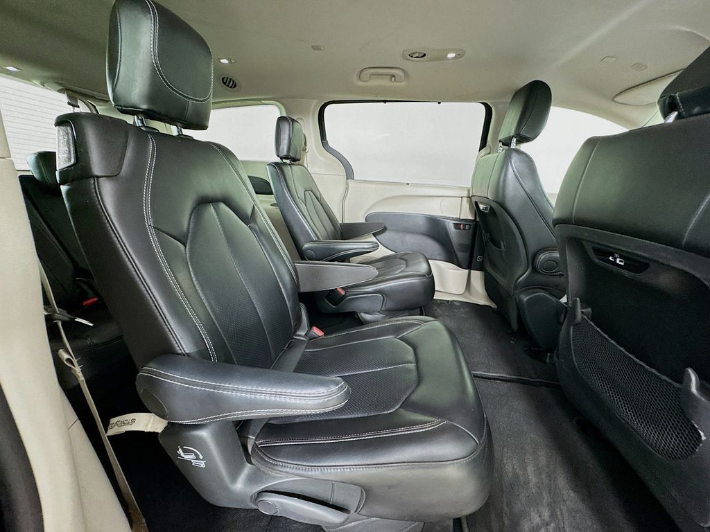 Used Car 2024 Chrysler Pacifica  Touring L For Sale Under $30,000 In Austin, Texas