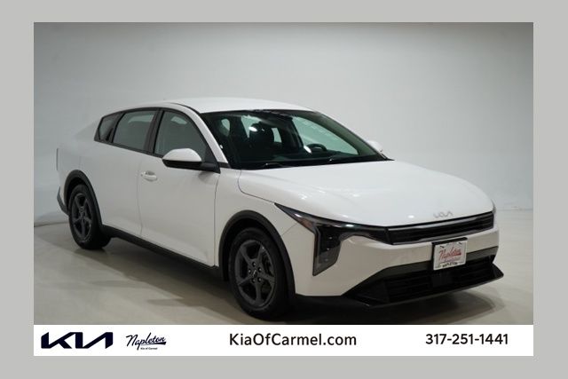 Snow White Pearl 2025 Kia K4 LXS FWD Sedan Front-Wheel Drive Continuously Variable Transmission
