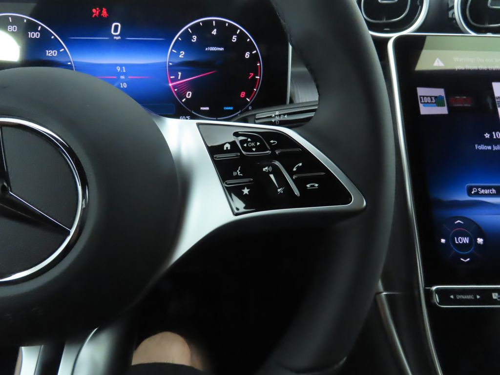 2025 Mercedes-Benz GLC 300 12
