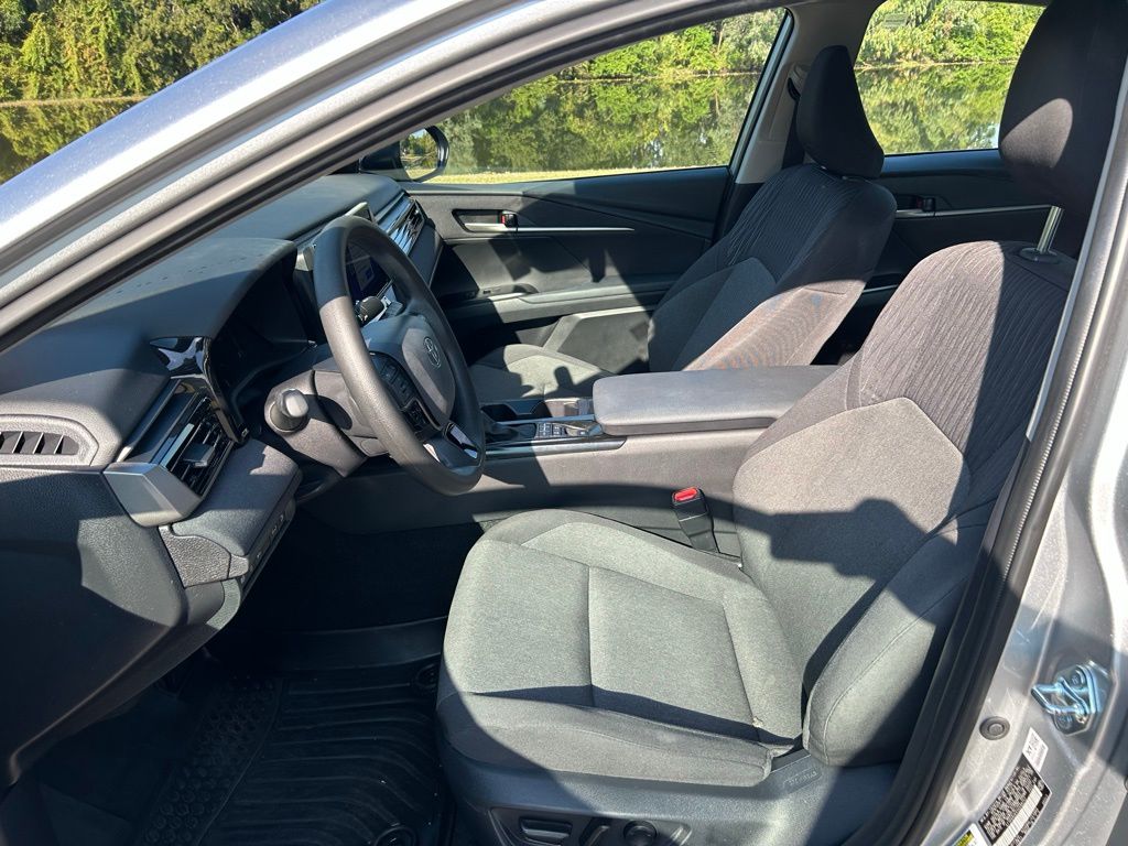 Thumbnail: 2025 Toyota Camry - 13