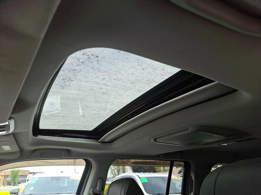 Thumbnail: 2011 Honda Pilot - 16