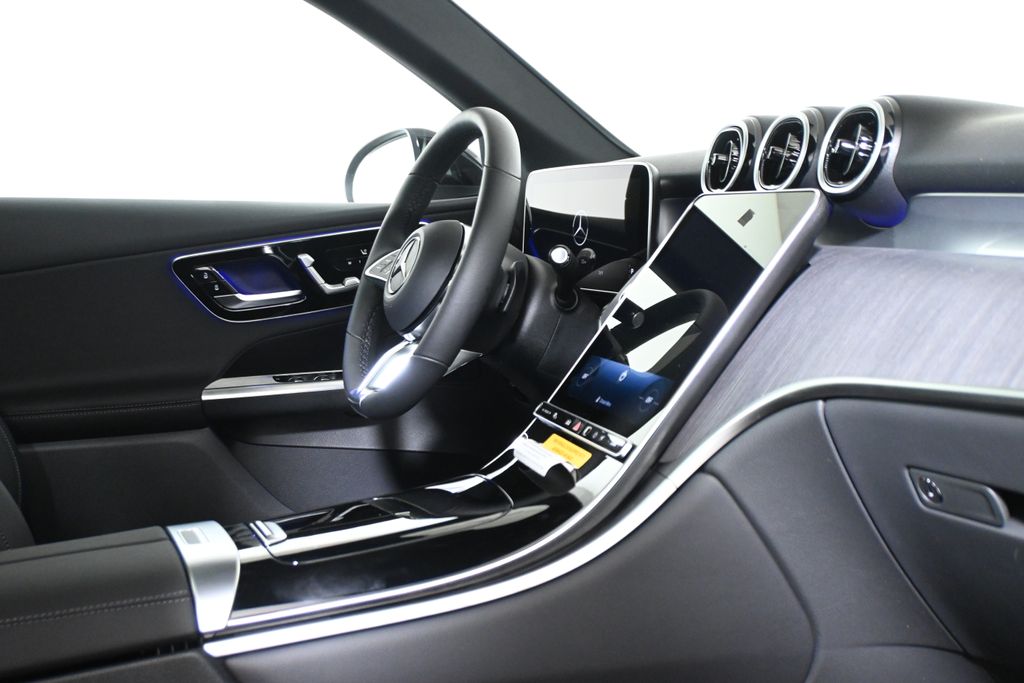 Thumbnail: 2027 Mercedes-Benz GLC - 30