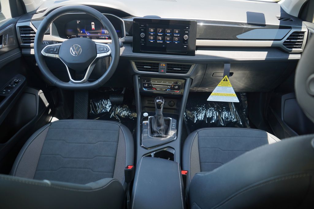 Thumbnail: 2025 Volkswagen Taos - 8