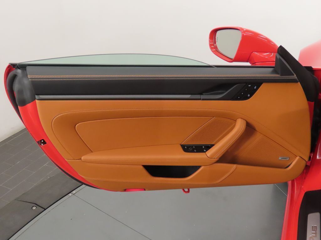 Thumbnail: 2026 Porsche 911 - 32