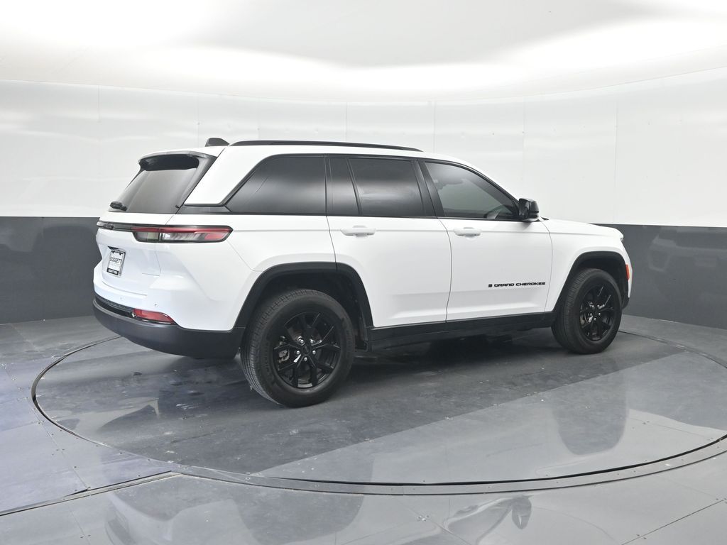 Used 2025 Jeep Grand Cherokee SUV