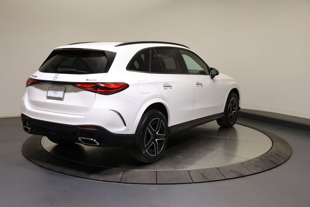 Thumbnail: 2027 Mercedes-Benz GLC - 7