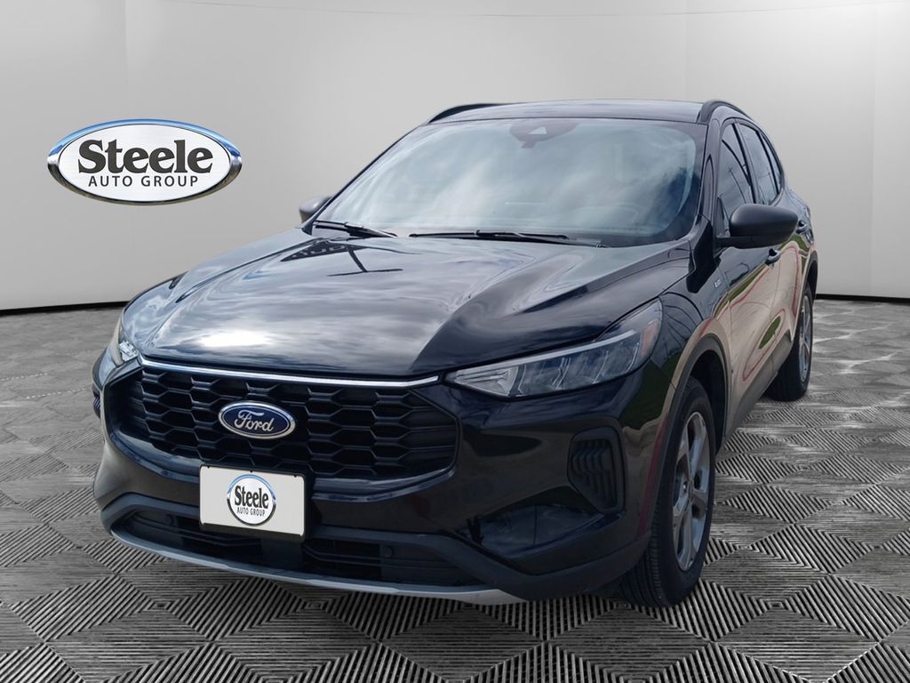  2025 Ford Escape ST-Line AWD   