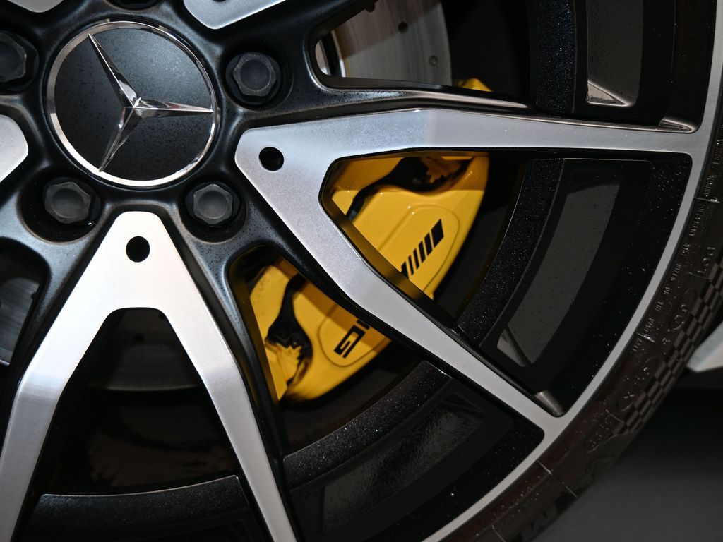 Used 2022 White Mercedes-Benz SL 63 AMG® image 46